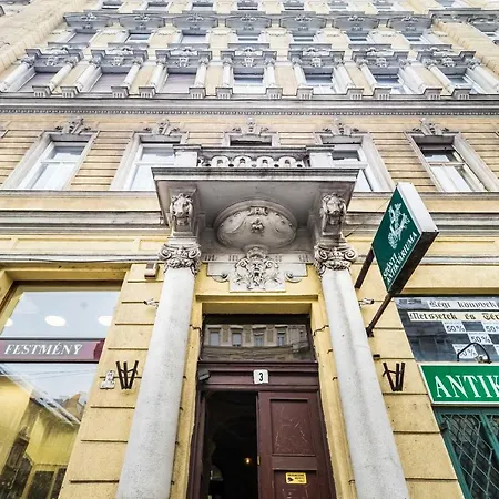 Апартаменты St Stephen Boulevard Next To Danube *